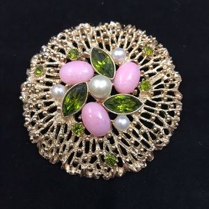 Vintage gold tone Sarah Coventry brooch